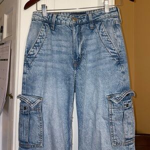 Aeropostale high rise wide leg cargo jeans. Size: 2